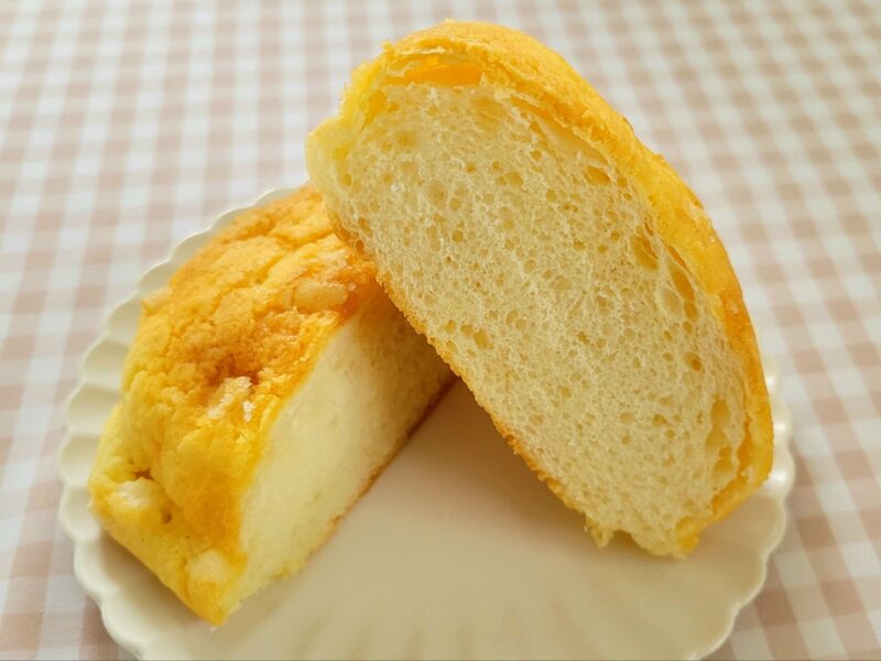 焦がしバターのメロンパンのカット断面