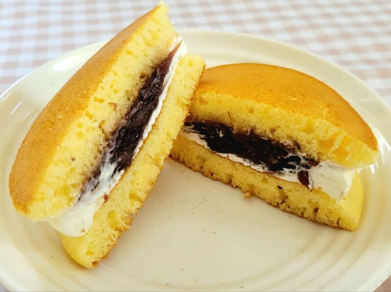 国産バターと自家炊き餡のパンケーキのカット断面
