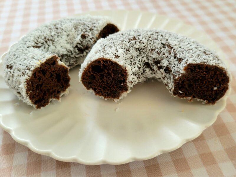 ココナツチョコレートのカット断面