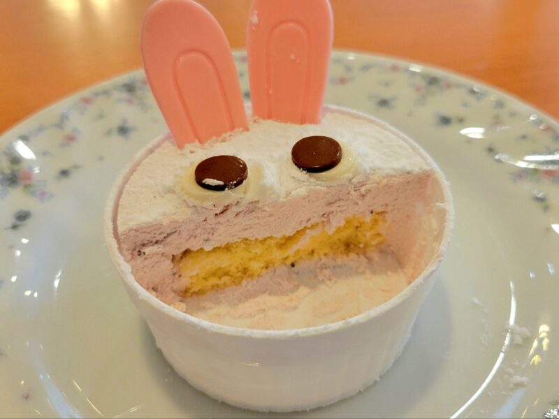 コロコロうさちゃん(カップ入り)の食べかけの断面